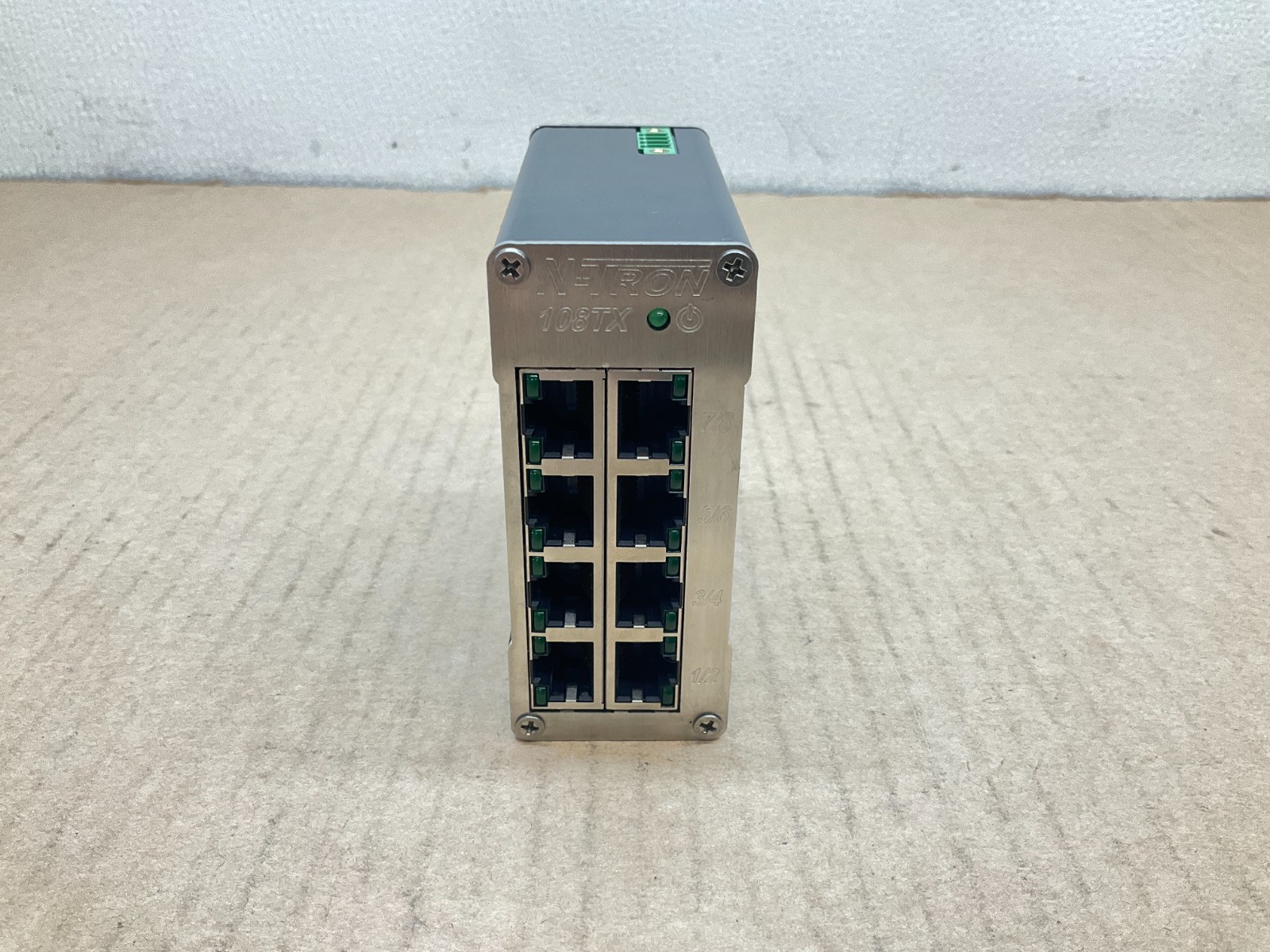 N-Tron 108TX Ethernet Switch 8-Port 10-30 V (BDM)