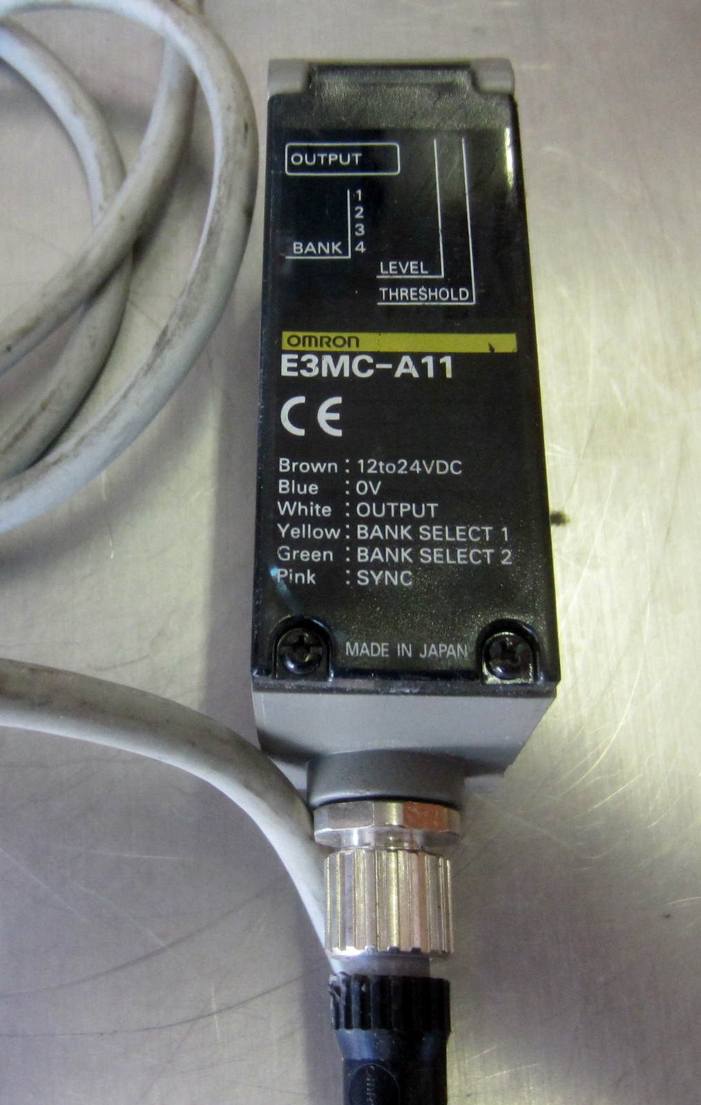 OMRON E3MC-A11 E3MCA11 RGB Color Sensor Used Take Out
