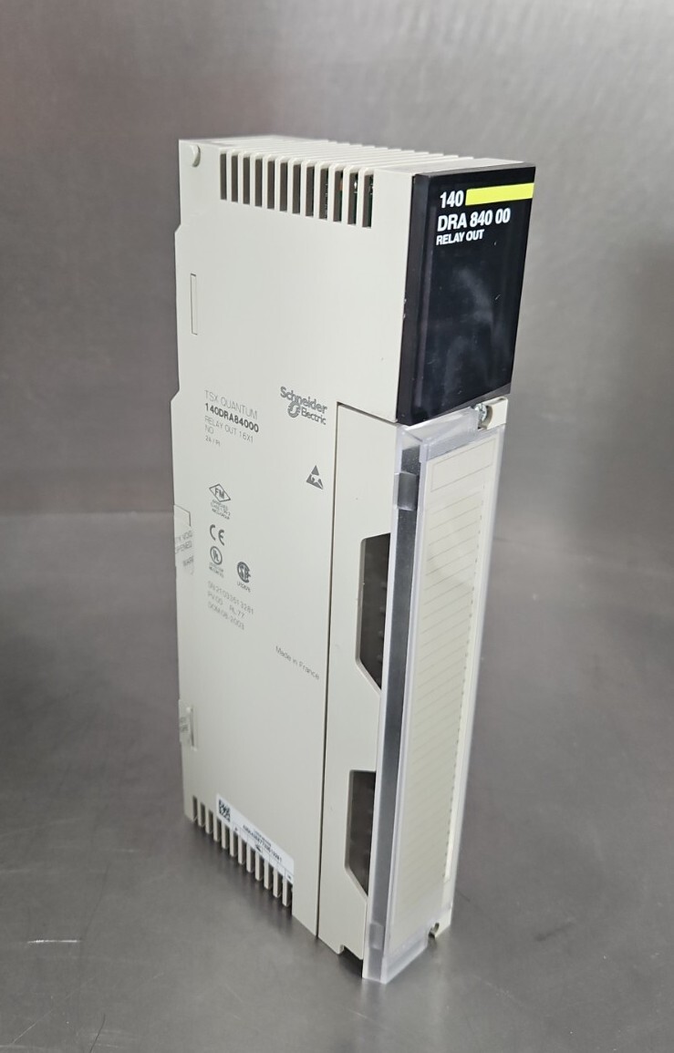 Schneider 140DRA84000 TSX QUANTUM RELAY OUT 16X1 Module Loc3B-29
