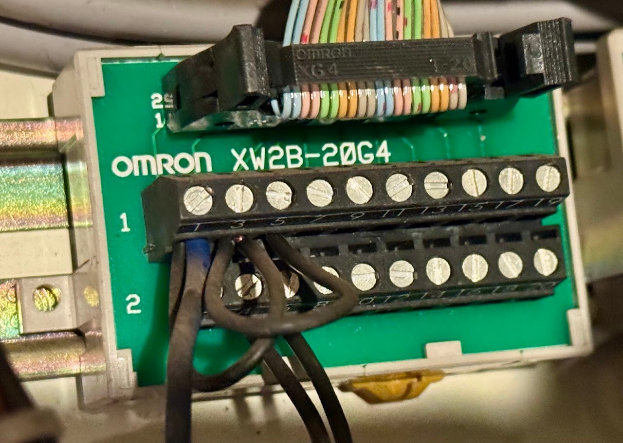 Mounted Omron C200H PLC System CPU64 Rack w/ I/O Modules Power Supplies Relays