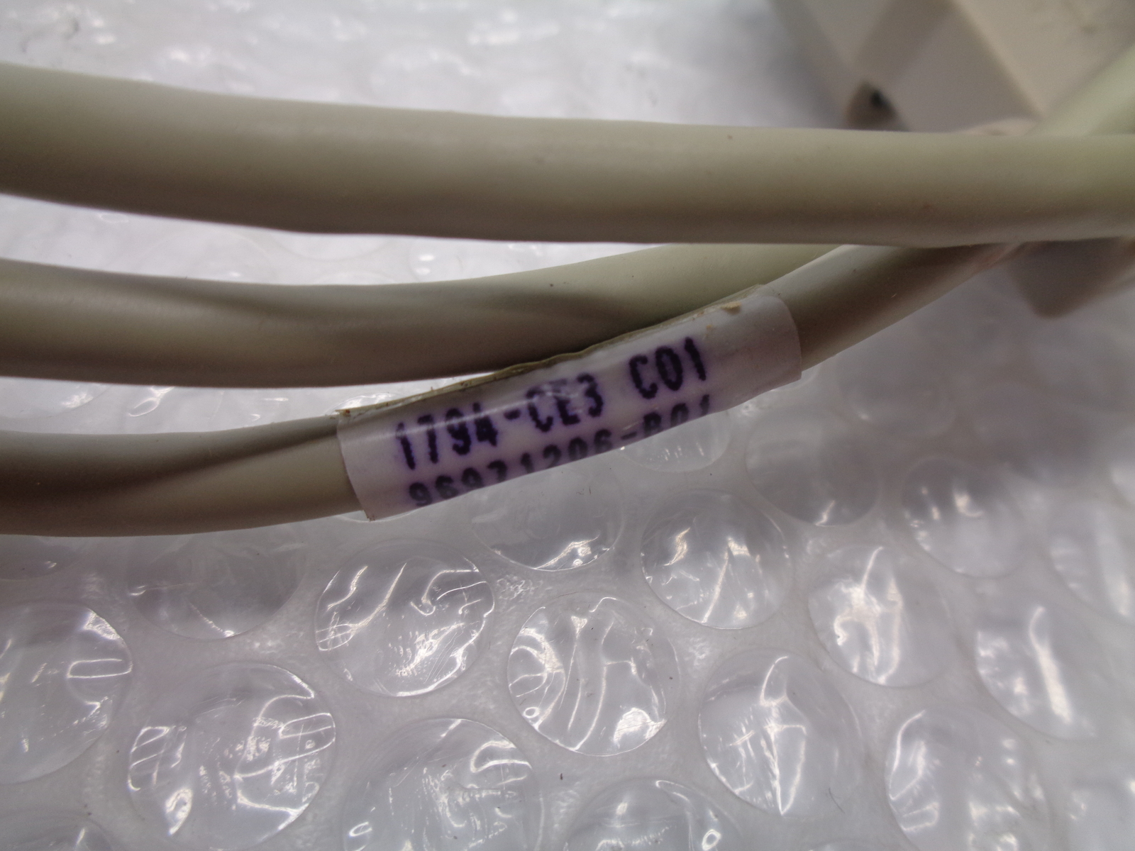 ALLEN BRADLEY 1794-CE3 SER.A CABLE NSMP