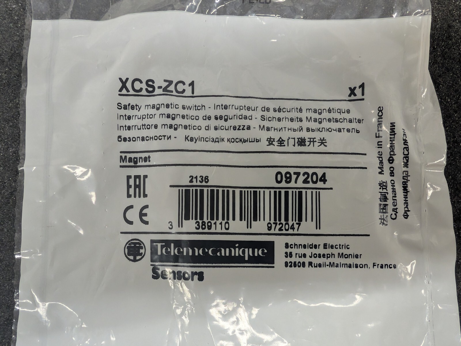 New, Telemecanique, XCS-ZC1, Cutter XCS-ZC1 Safety Magnetic Switch