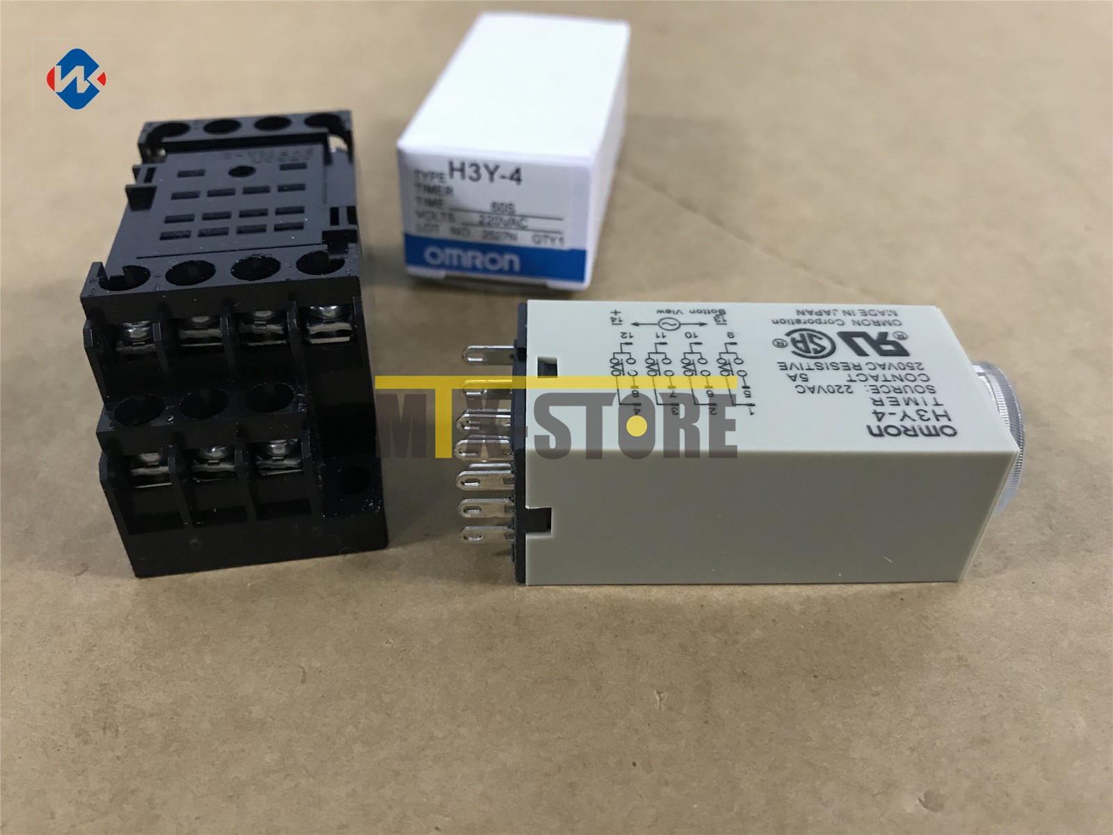 1PCS New OMRON PYFZ-14A-E Relay Base Socket with relay H3Y-4 replce PYF14A-E