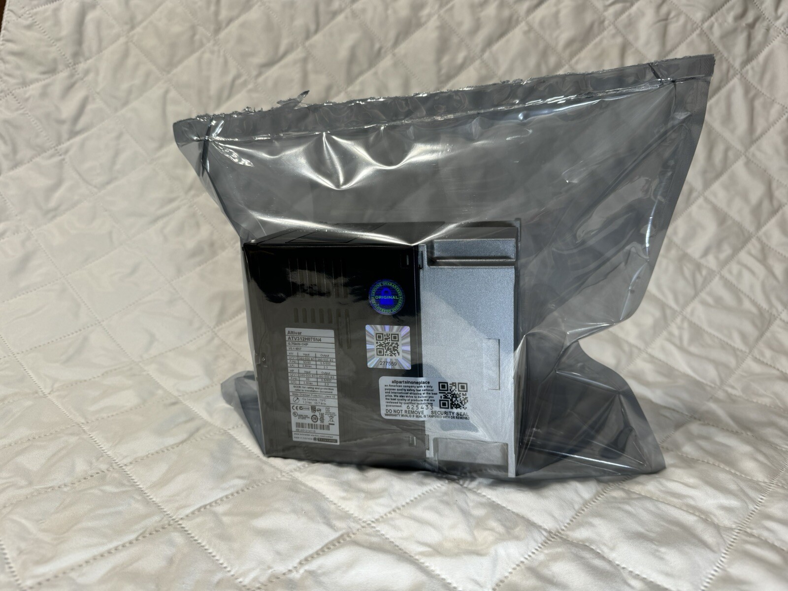 1PC sealed Schneider ATV312H075N4 Frequency Converter used