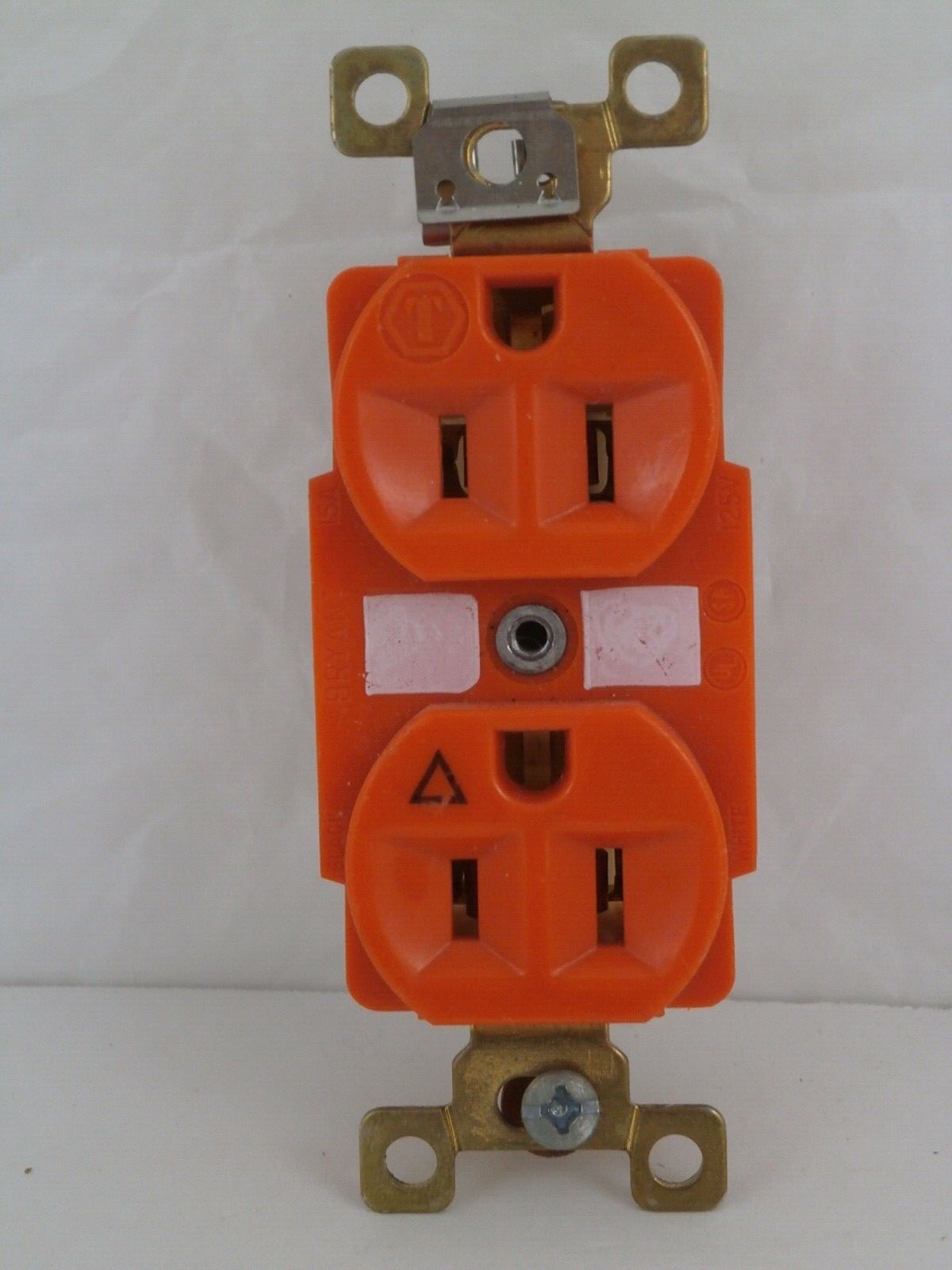 BRYANT ISOLATED GROUNDING RECEPTACLE 15A/125V 5262- ORANGE *NEW SURPLUS NO BOX*