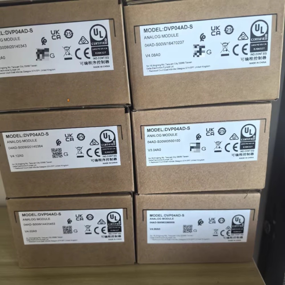 1PCS Delta DVP04AD-S PLC analog input module Brand-new Fast Shipping in box