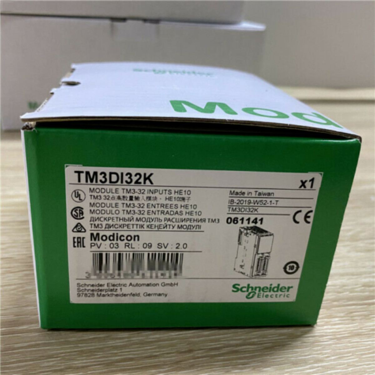 One New SCHNEIDER TM3DI32K PLC Input Module TM3DI32K Expedited Shipping In Box