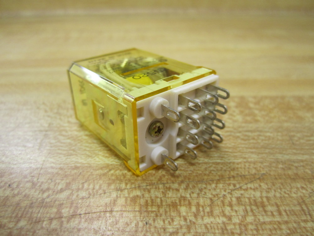 IDEC RY4S-U-AC120V Relay RY4SUAC120V