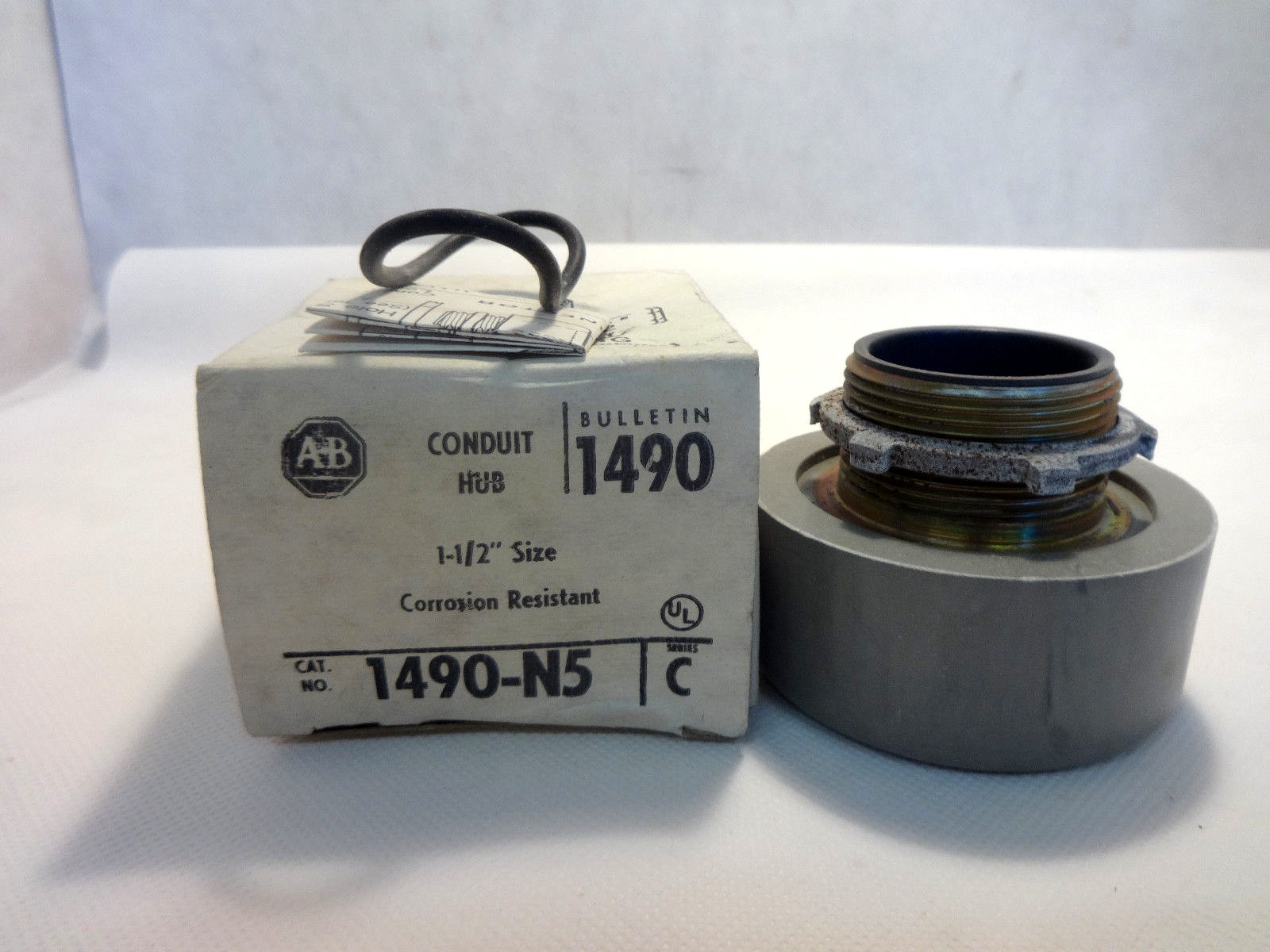 NEW IN BOX ALLEN BRADLEY 1490-N5 SERIES C CONDUIT HUB SIZE 1-1/2″