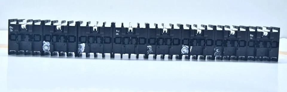 EATON DIL M150-XHI22 AUXILIARY CONTACTOR 2NC + 2NO 16A 4 POLE