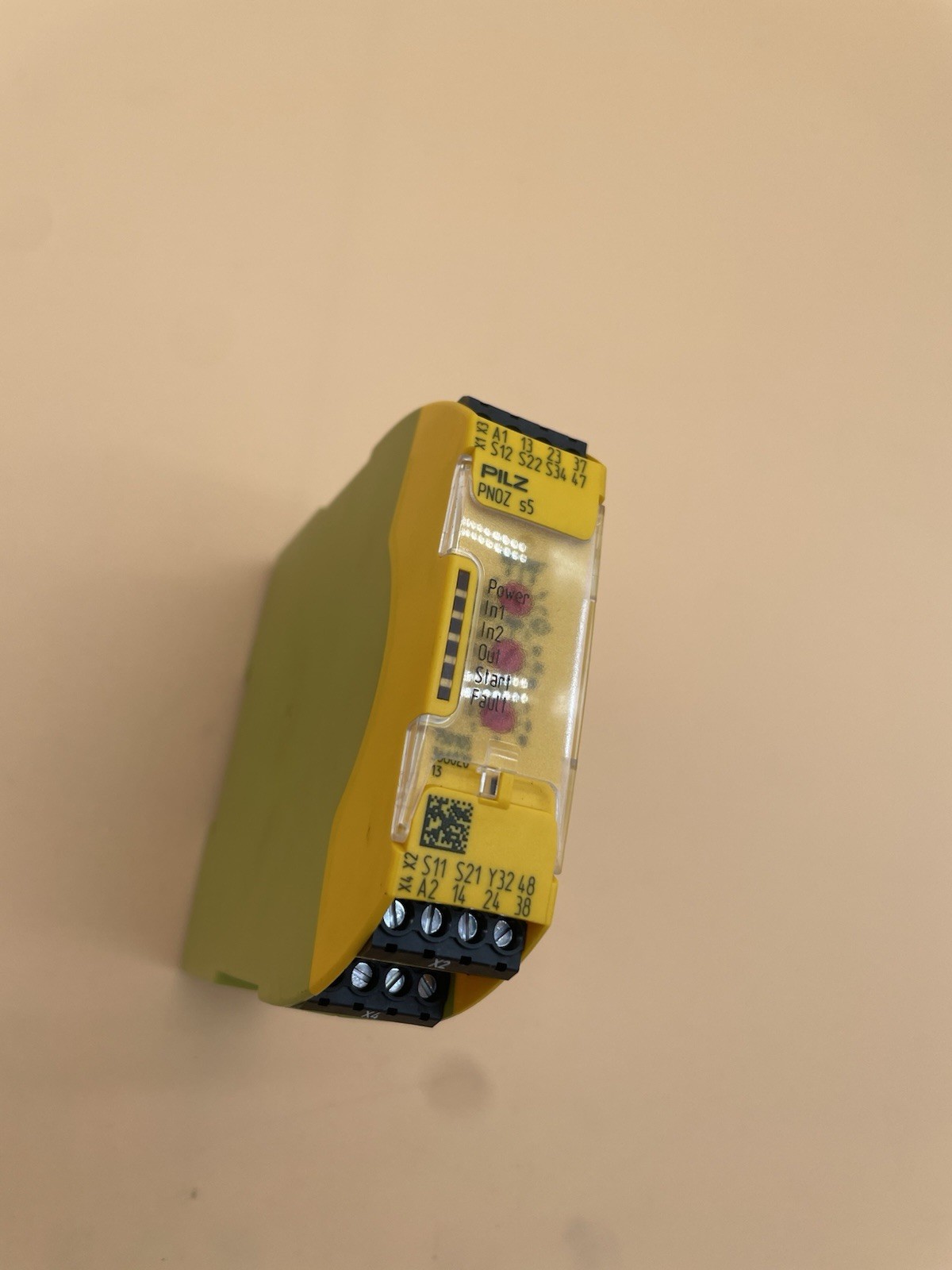 Pilz safety switch PNOZ s5 24VDC 2 n/o 2 n/o t 750105 Used ✅