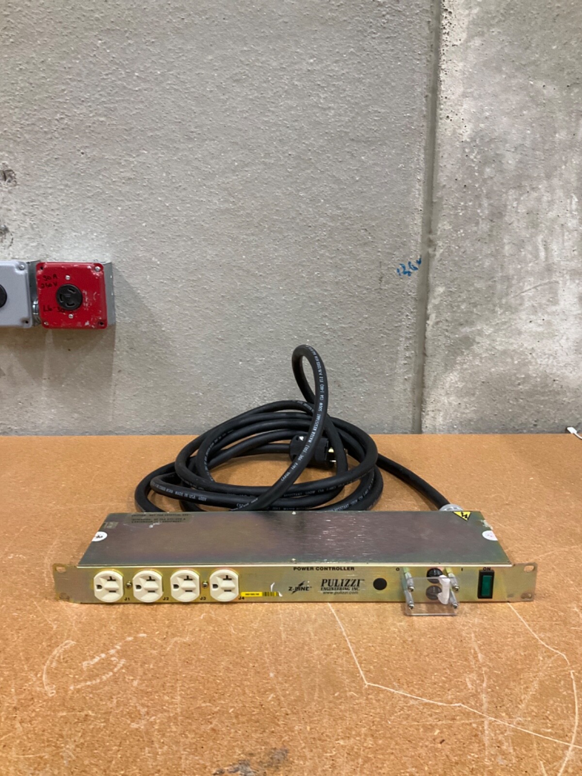 Z-LINE PULIZZI ENGINEERING POWER CONTROLLER TPC12-D-3077 REV B 125V 30A 50/60H