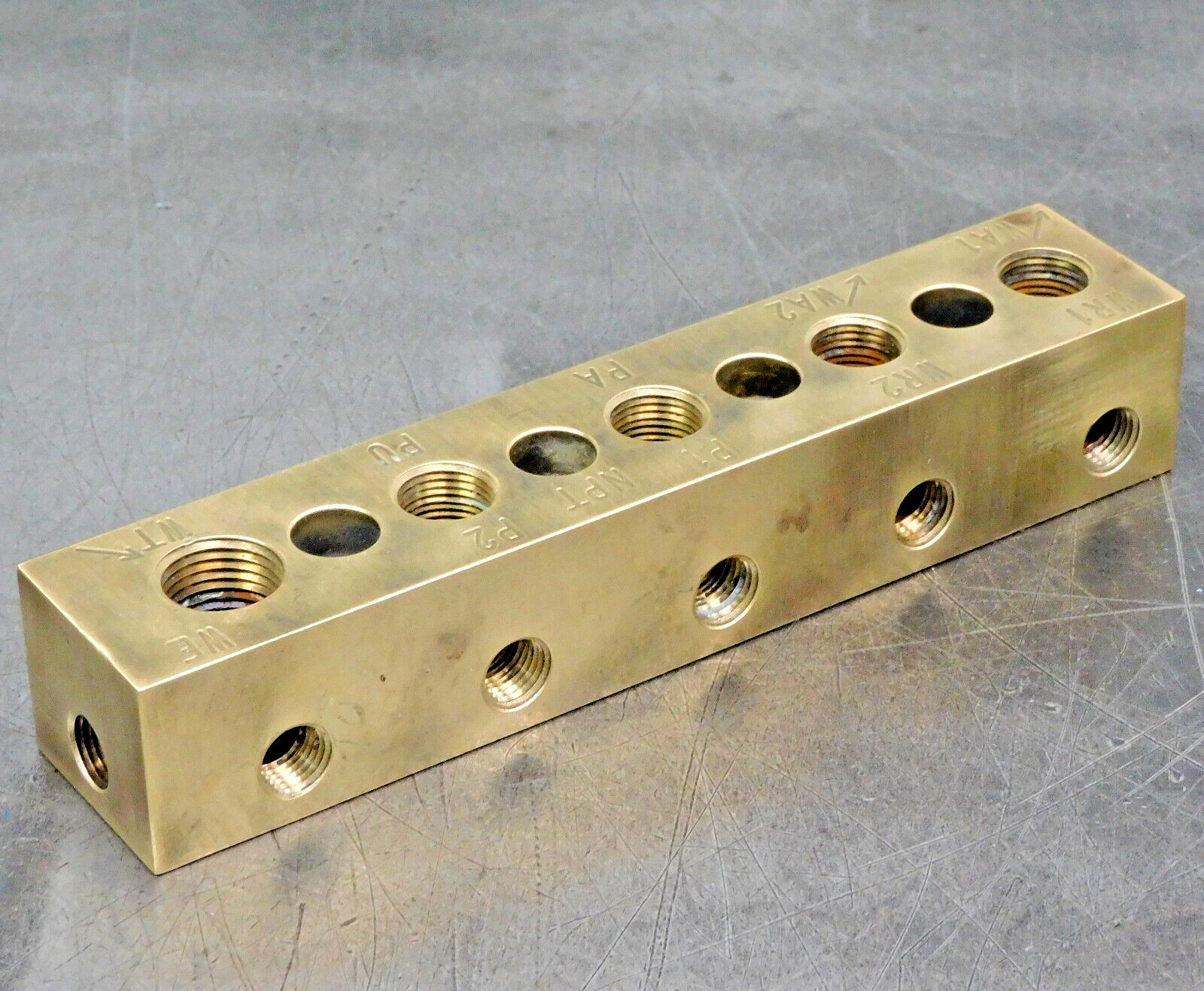 Brass Manifold 15 Port 1/4, 3/8, 1/2 in. NPT 8 in. L x 1-1/2 in. W