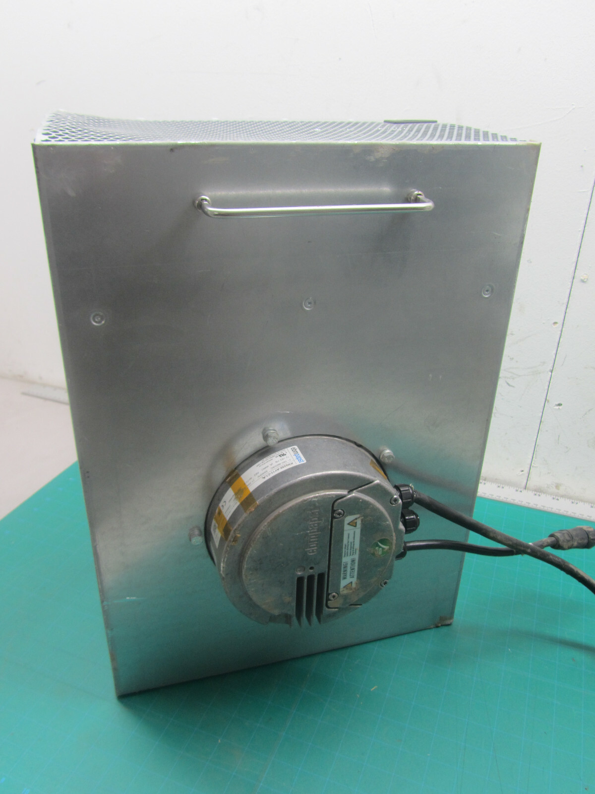 EBMPAPST R3G250-AY11-C1 CENTRIFUGAL FAN ASSEMBLY, 380-480VAC, 50/60 Hz, 1.35A