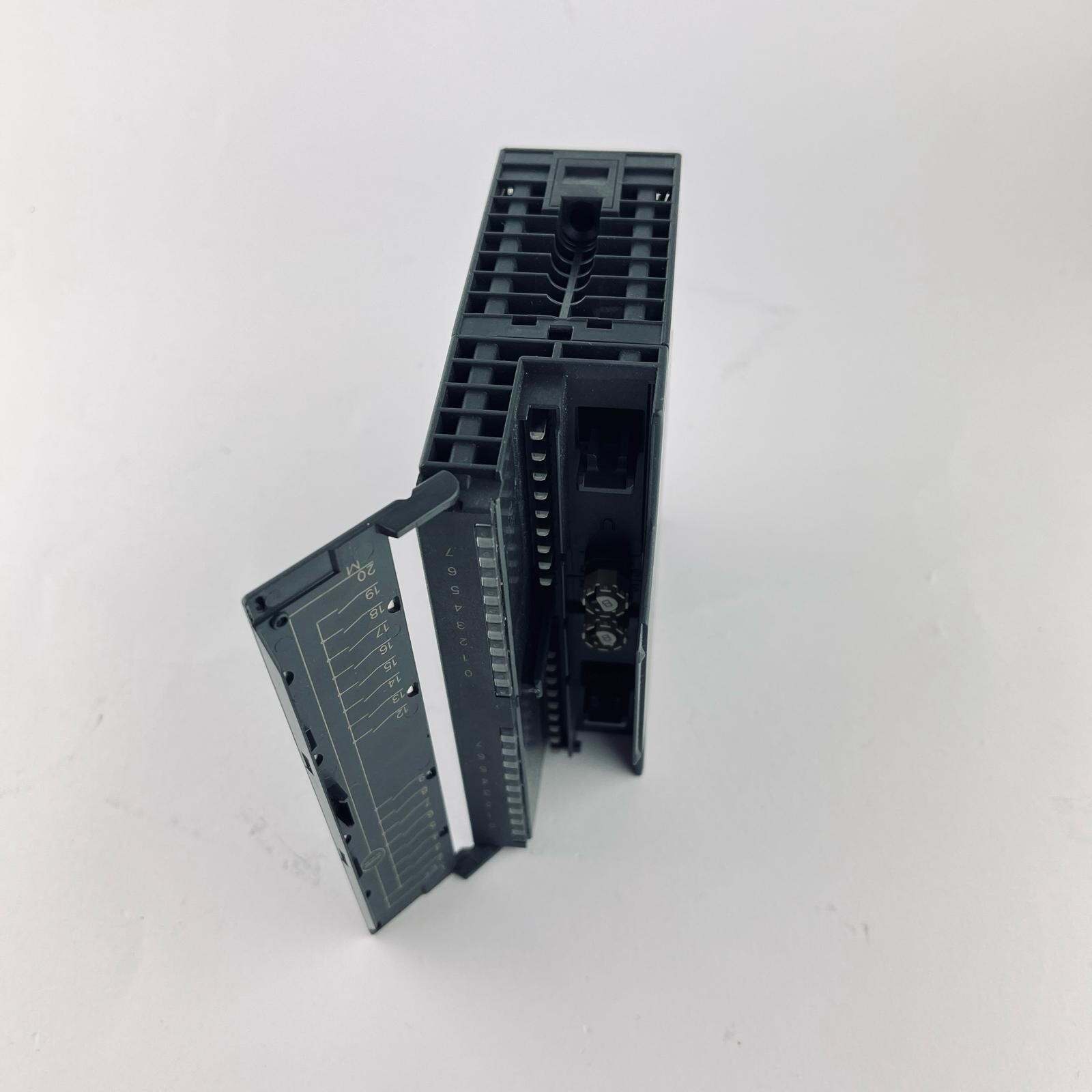 SIEMENS 321-1BH01-0AA0 6ES7321-1BH01-0AA0 SIMATIC S7 NEW
