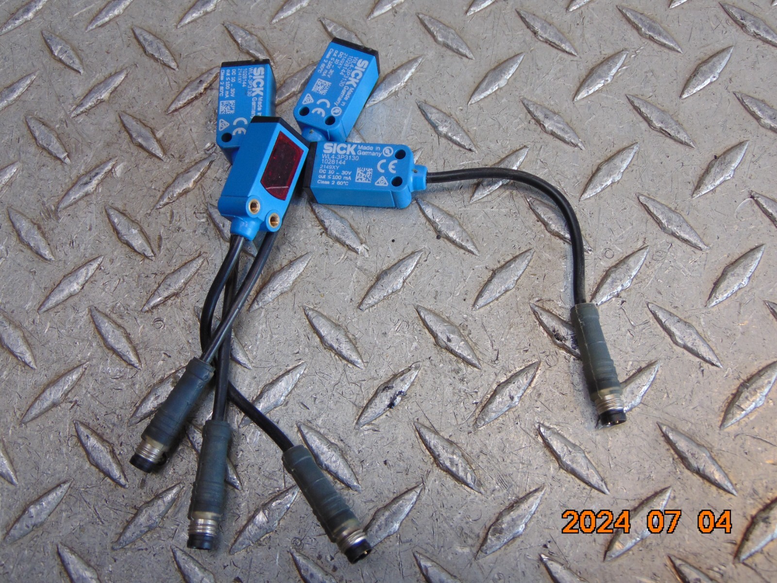 (1) SICK WL4-3P3130 SENSOR 1028144