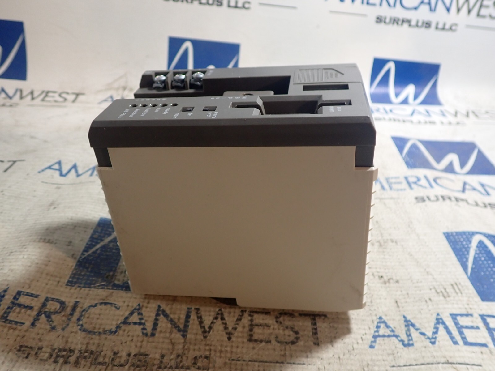 Schneider Automation MODICON PC-A984-145 COMP 984 CPU 8k MEM