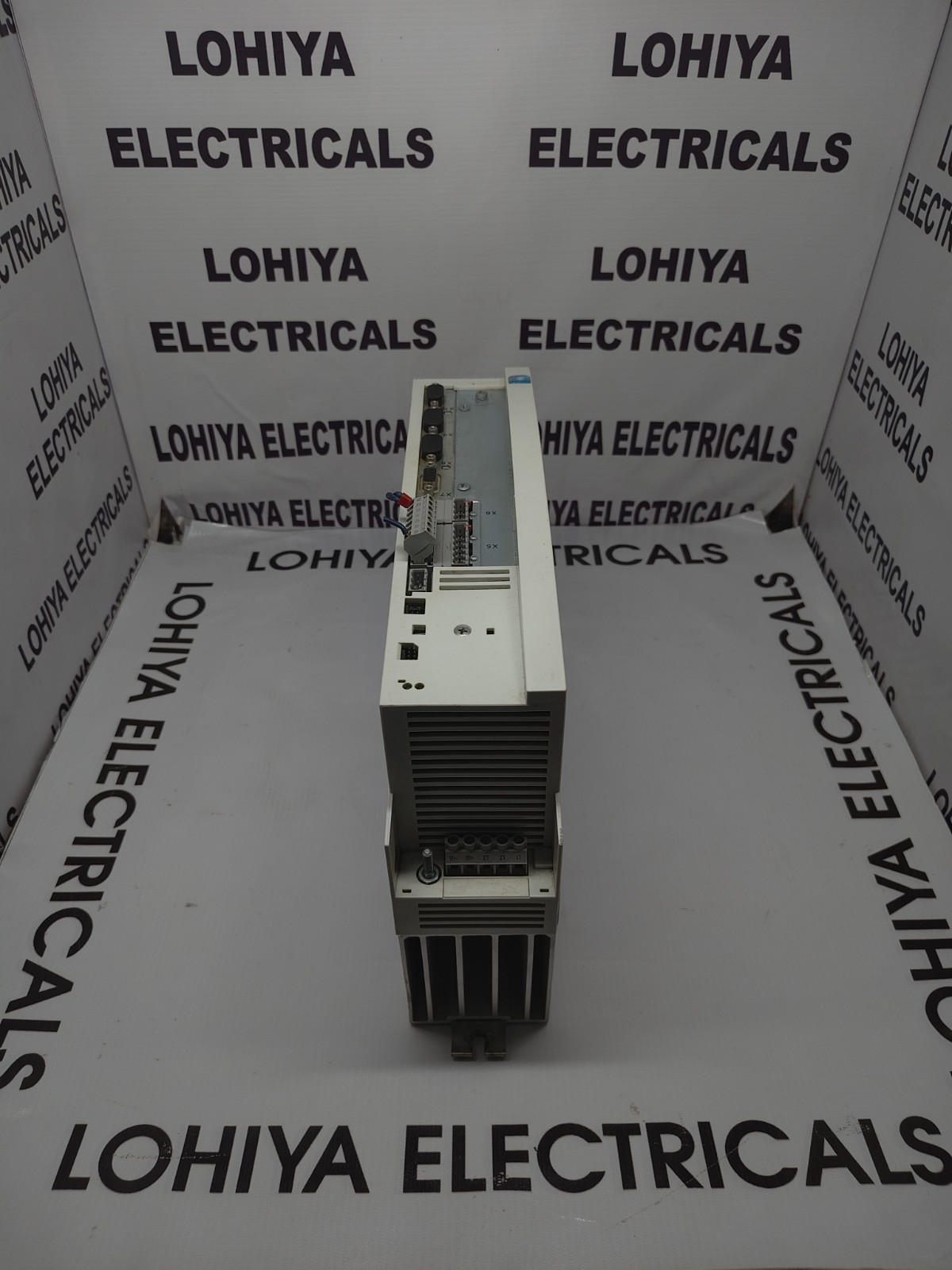 LENZE EVS9321-ES SERVO CONTROLLER ( USED CONDITION )