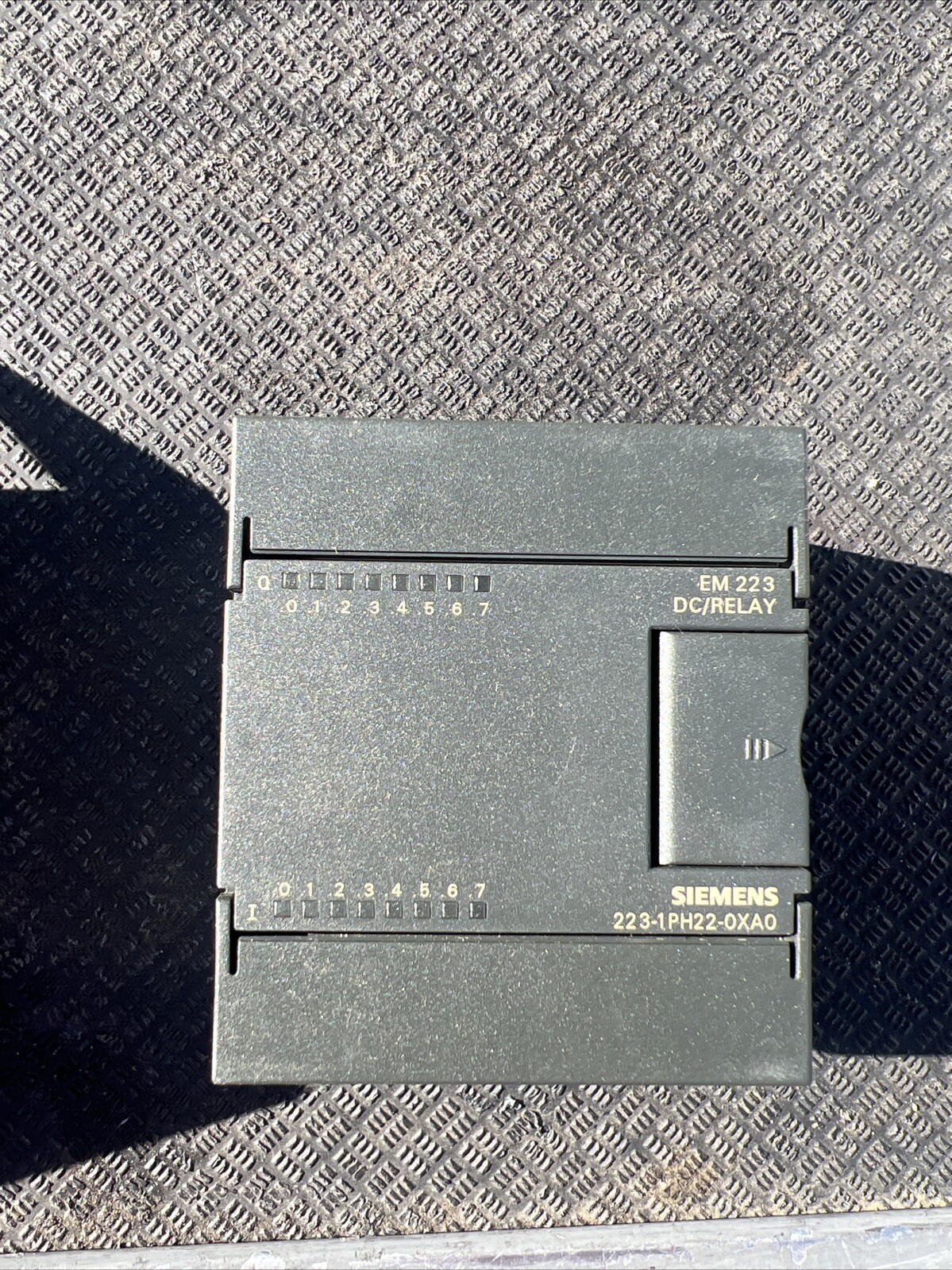 SIEMENS 6ES7223-1PH22-0XA8 SIMATIC S7-200CN DIGITAL INPUT OUTPUT