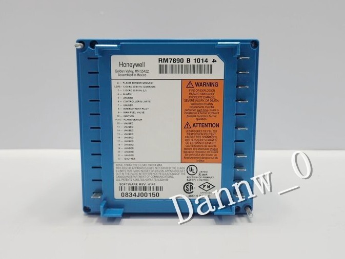 New in box Honeywell RM7890B1014 Burner Controller