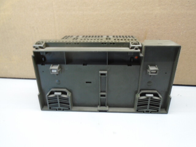 6ES7 133-1BL11-0XB0 Siemens PLC with 6ES7-193-1CL00-0XA0 Base R5