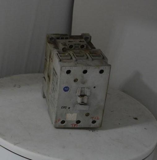 Allen Bradley 100-C85 3-Pole 600V Max IEC Contactor SEE NOTES