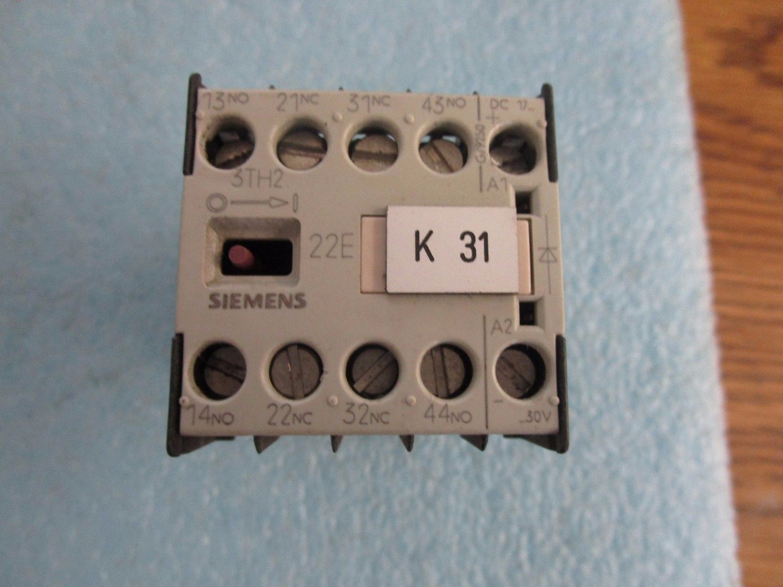 Siemens Model: 3TH2022-0JB4 2NO+2NC Contact Relay