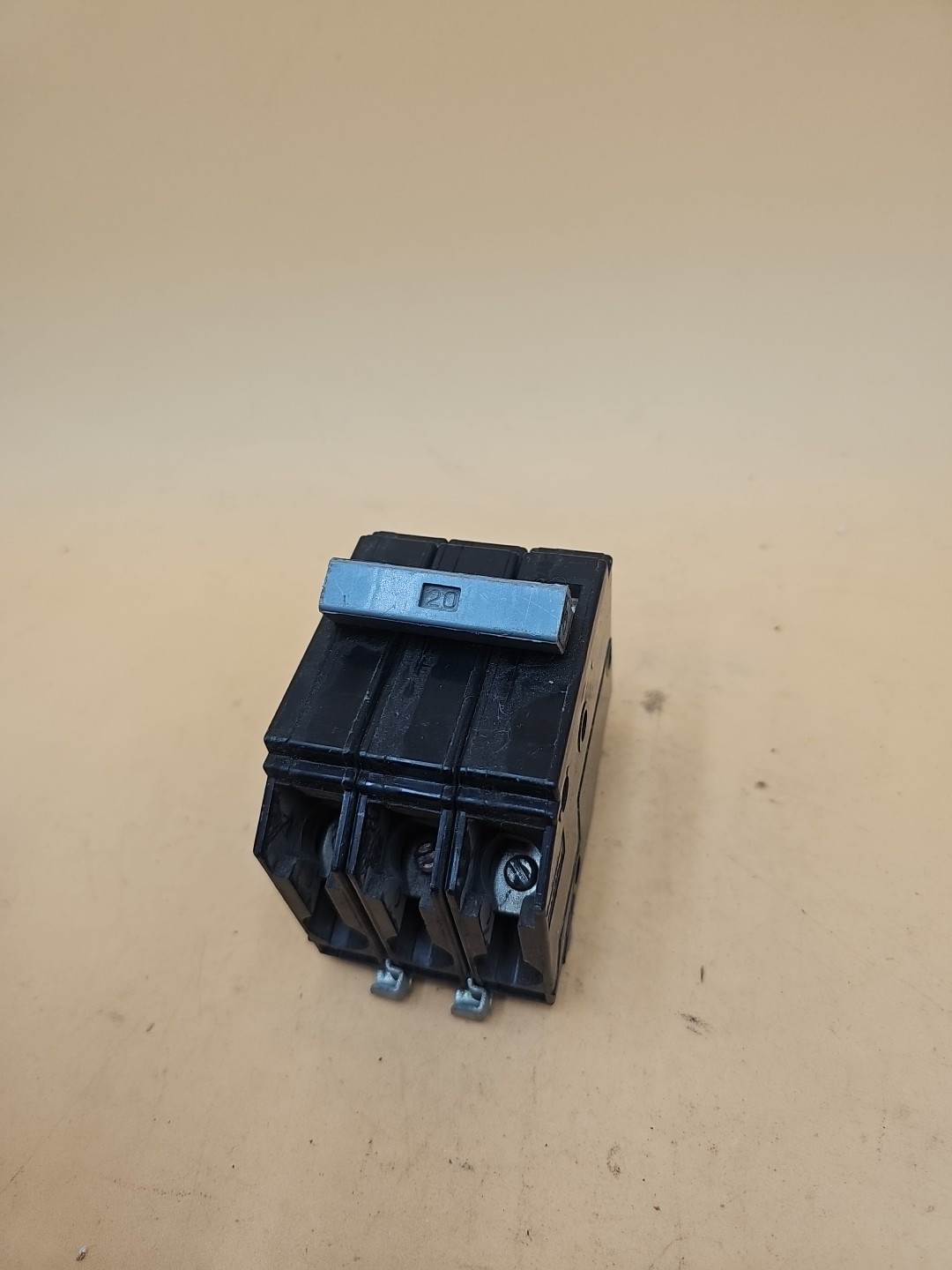 Eaton Cutler Hammer CHB320 3 Pole 20 Amp Type CHB Circuit Breaker. Metal Foot