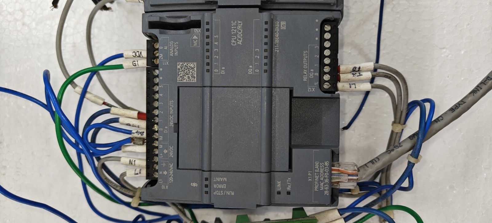 SIEMENS SIMATIC S7-1200 CPU 1211C AC/DC/RLY 6ES7 211-1BE40-0XB0 FREE SHIP.