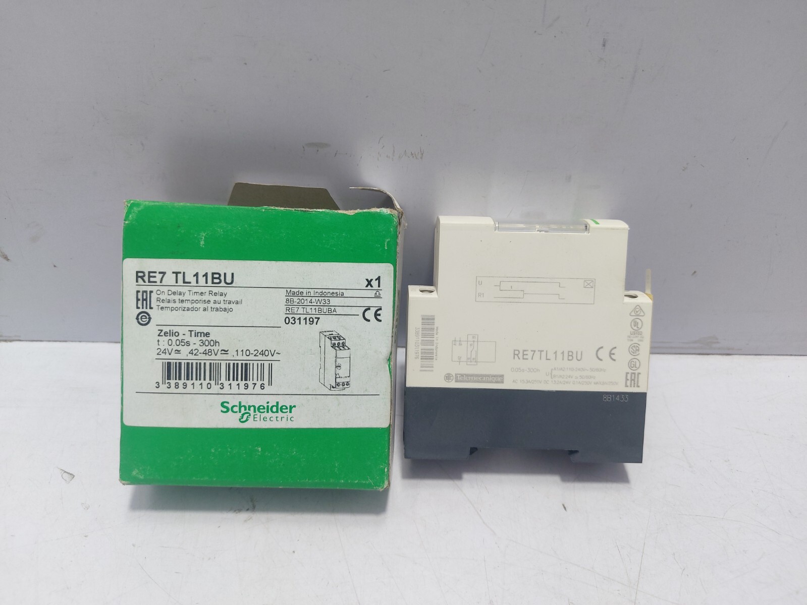 Schneider RE7TL11BU On Delay Timer Relay RE7 TL11BU