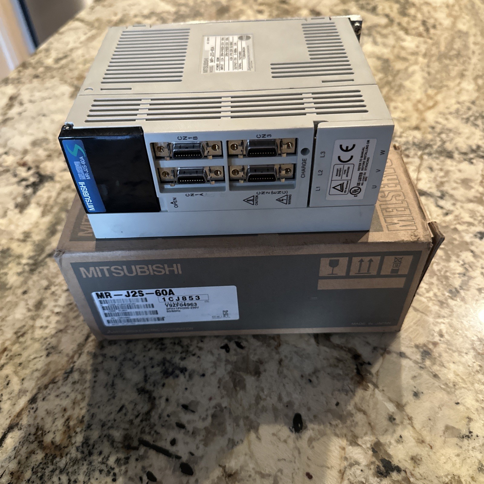 MR-J2S-60A Mitsubishi Servo Driver 1CJ853 FAST SHIPPING