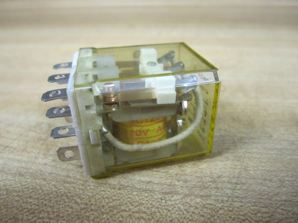 IDEC RH3B-U AC120V Ice Cube Relay RH3BUAC120V
