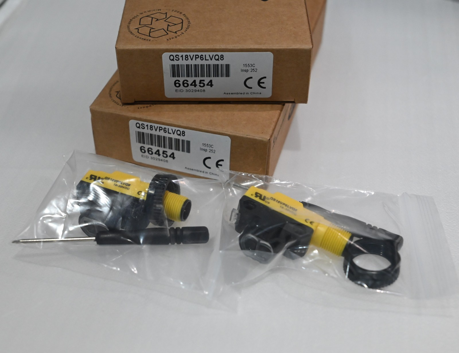 Banner QS18VP6LVQ8 1PC New Photoelectric Sensor Non-Polarized Retro PNP 10-30VDC