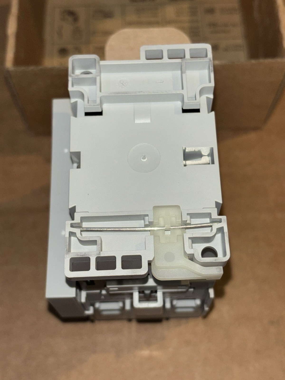 Allen Bradley 100-C30D10 Contactor 100-C30*00, 100-S, 3 NO main, 1 NO aux, NOS