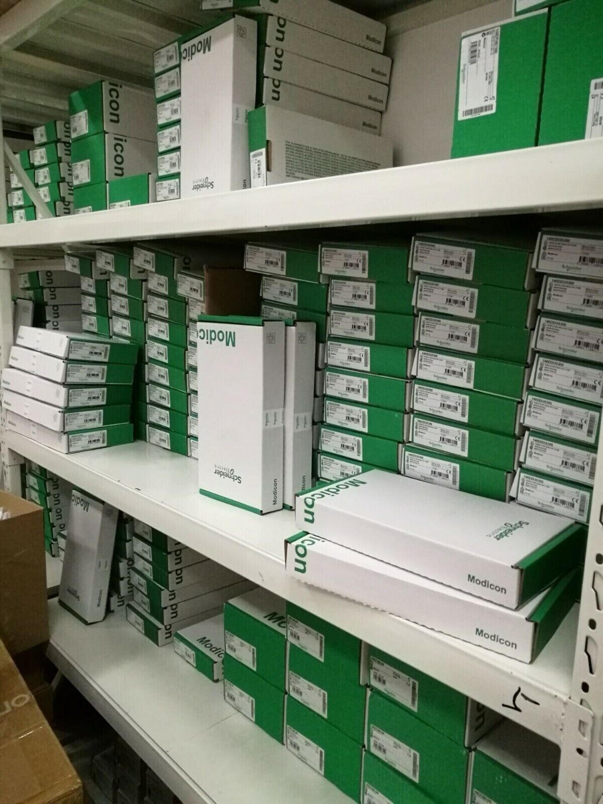 140DRA84000 Telemecanique 140DRA84000 TSX Quantum Output Module US Free TAX