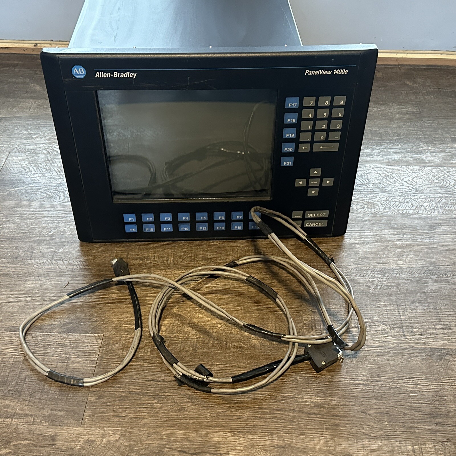 USED WORKING ALLEN-BRADLEY VT-1400E-15 OPERATOR INTERFACE PANEL WITH CORD
