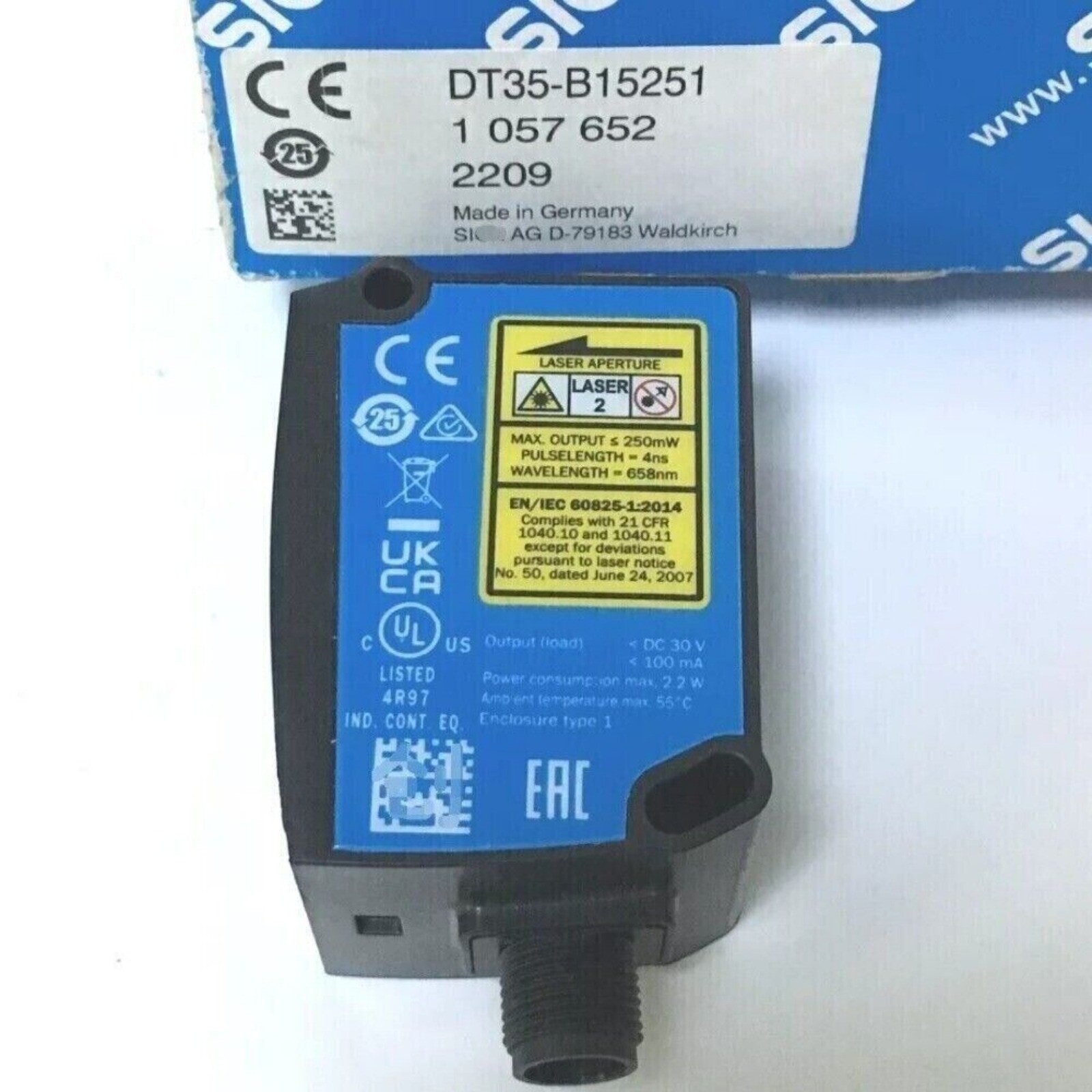 New Sick DT35B15251 1057652 DT35-B15251 Laser distance sensor