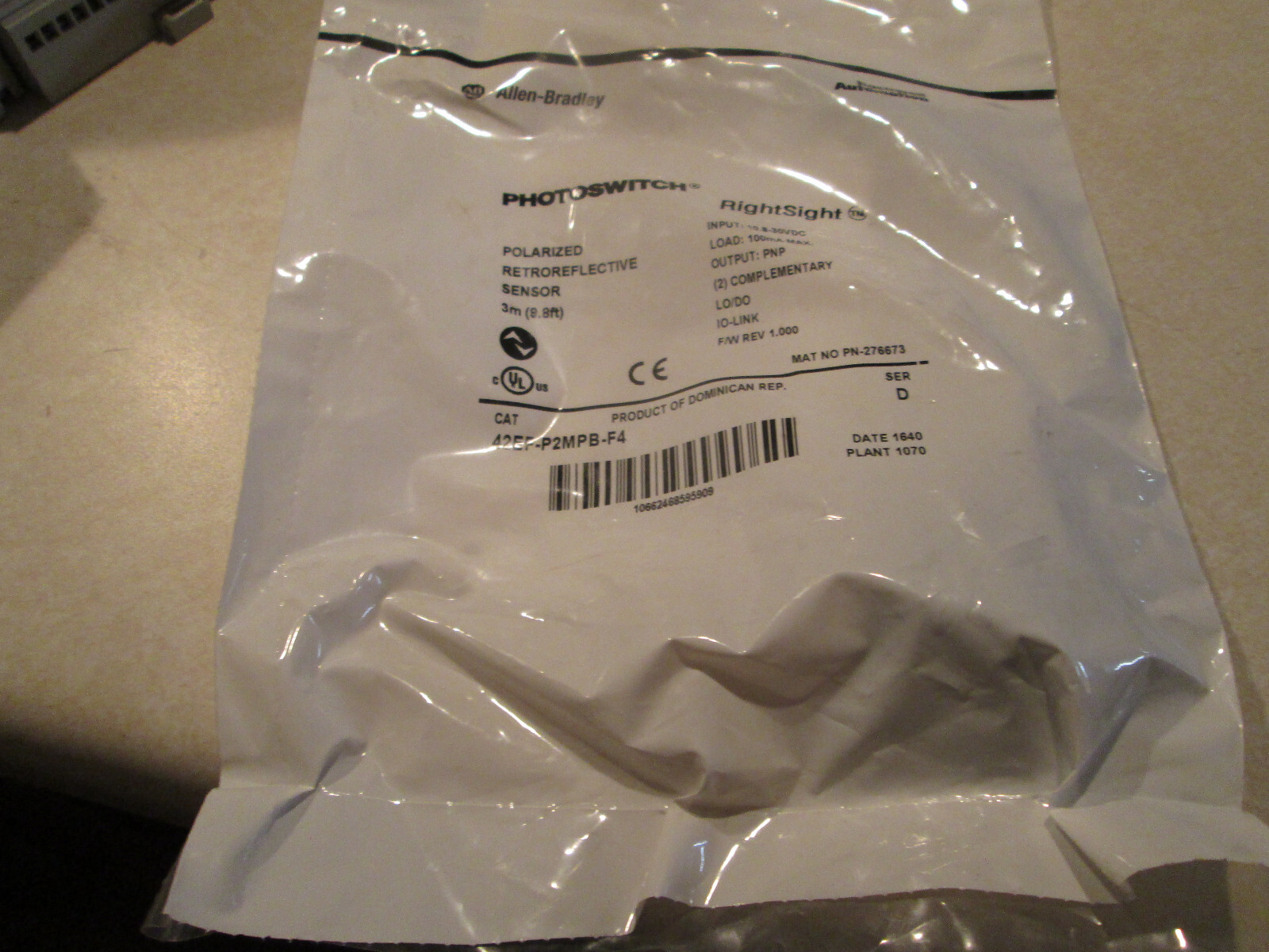 ALLEN-BRADLEY 42EF-P2MPB-F4 PHOTOELECTRIC SENSOR **NEW**