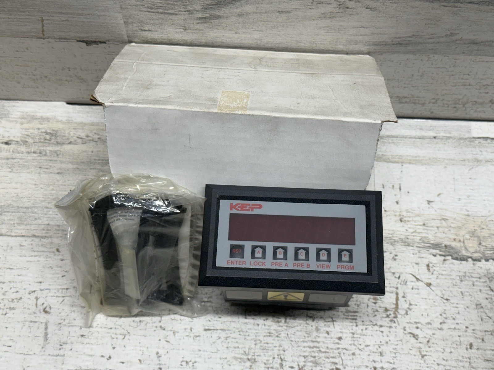 KEP INT69TAL1 — V_41 ELECTRONIC COUNTER Panel Mount