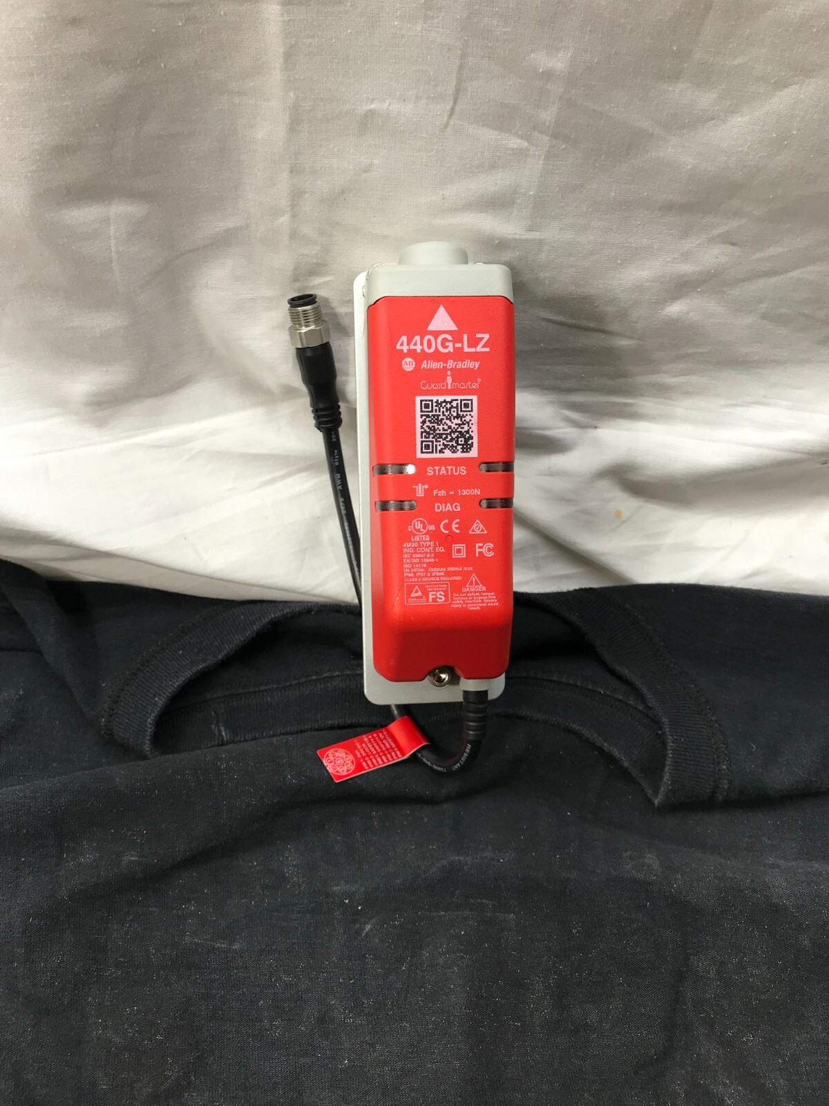 ALLEN BRADLEY 440G-LZS21SPLH SWITCH Guard Master Safety Rockwell Automation