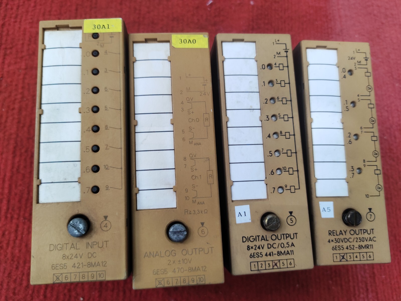 P:VT38 LOT OF 04PC Siemens 6ES5441-8MA11, 6ES5421-8MA12 , 6ES5470-8MA12 ,6ES5452