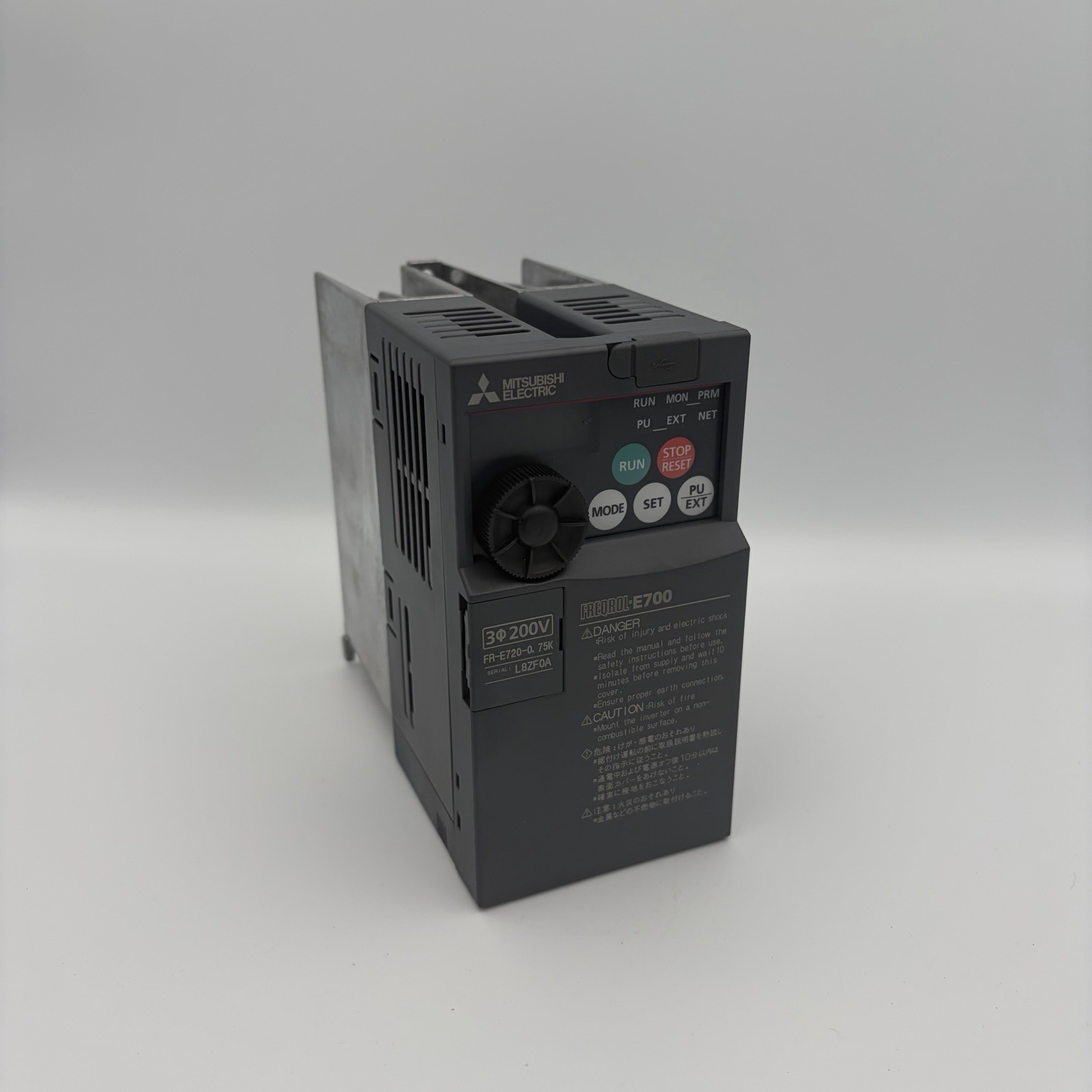 MITSUBISHI FR-E720-0.75K Inverter 3PH AC200-220V 0.75kW FRE7200.75K New