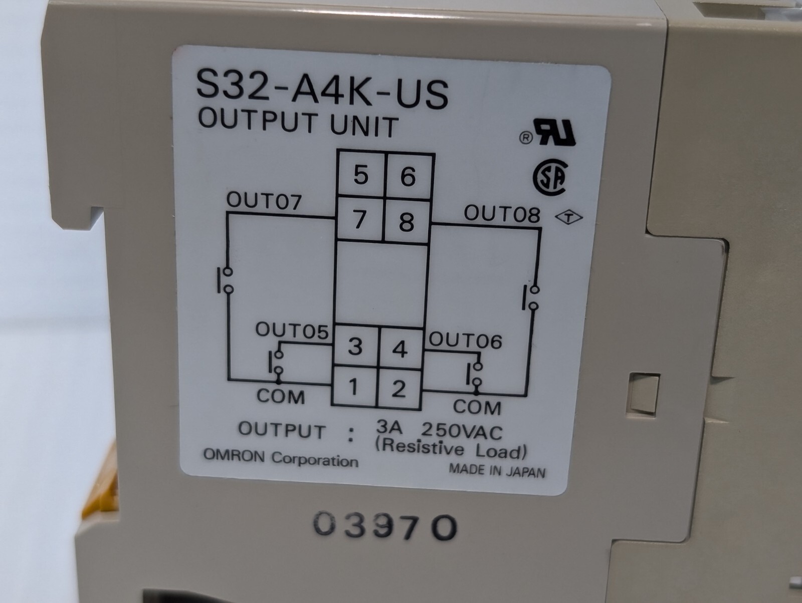 Omron S32-A4K-US PLC Output Module Unit 12VDC 3A 250VAC