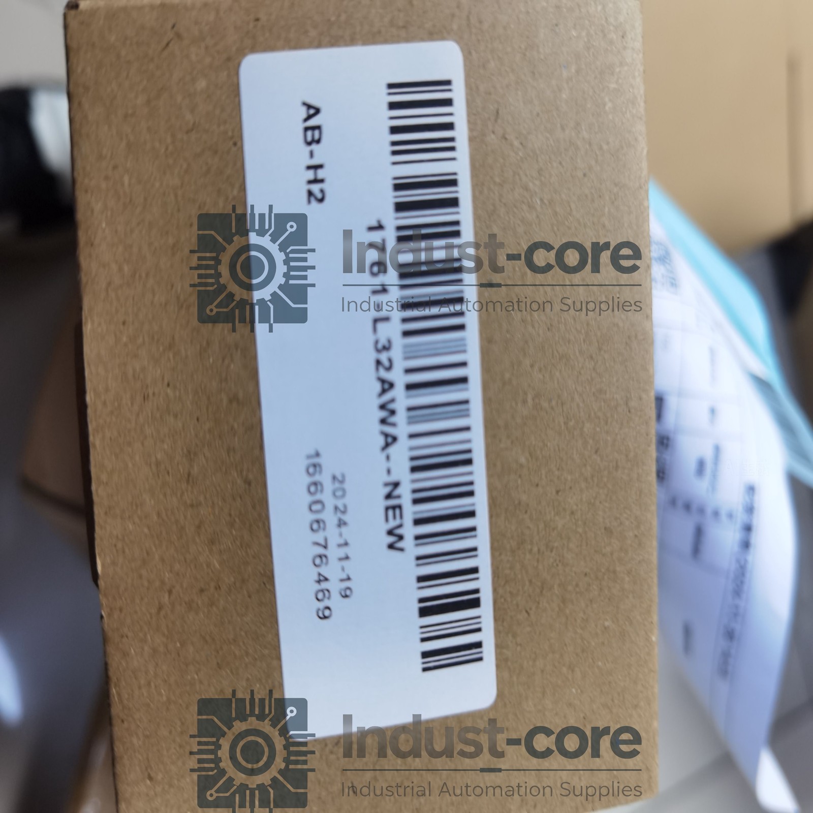 NEW 1761-L32AWA 1000 32 Point Controller 1761L32AWA