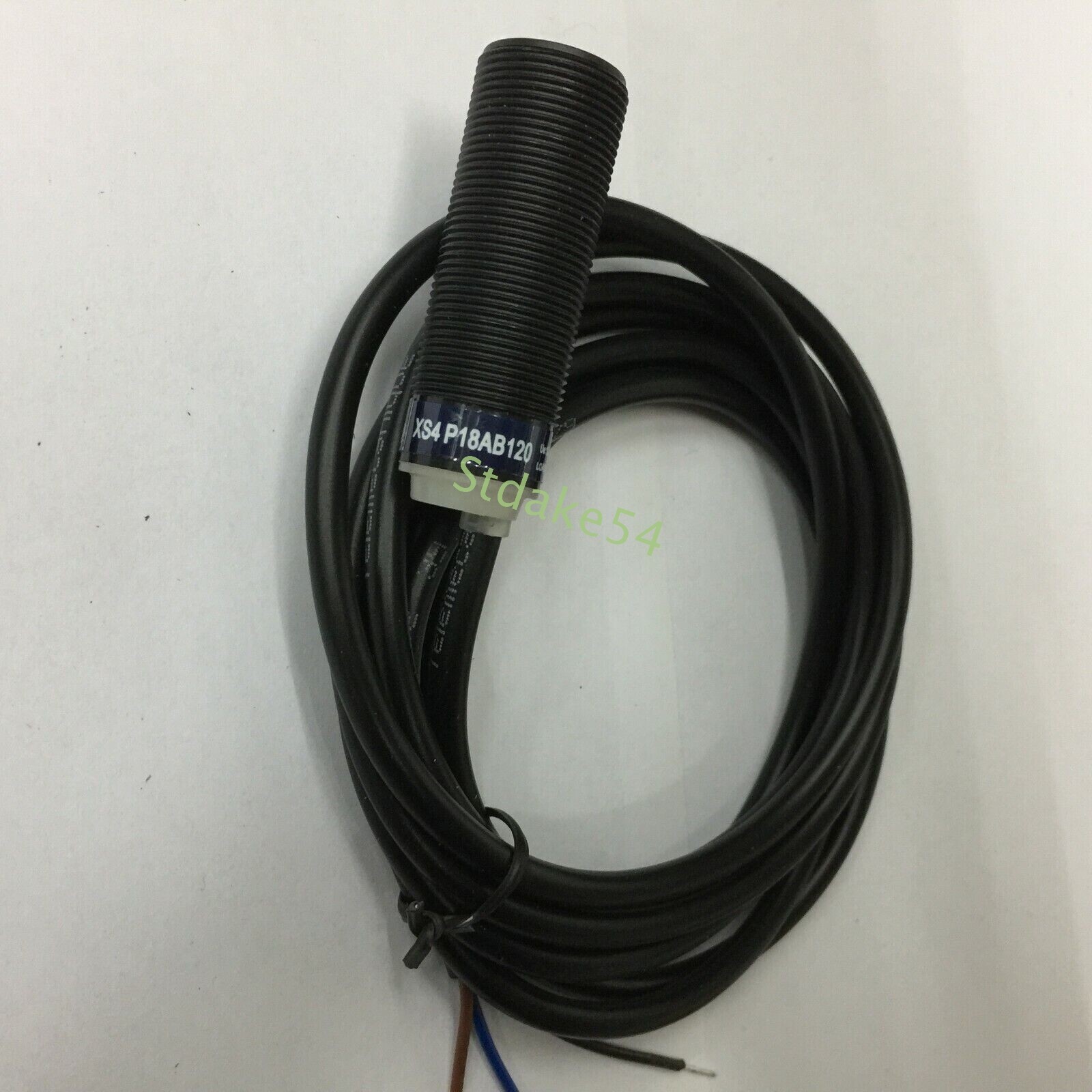 New Schneider XS4P18AB120 Proximity Switch Sensor XS4P18AB120 Quantity:1