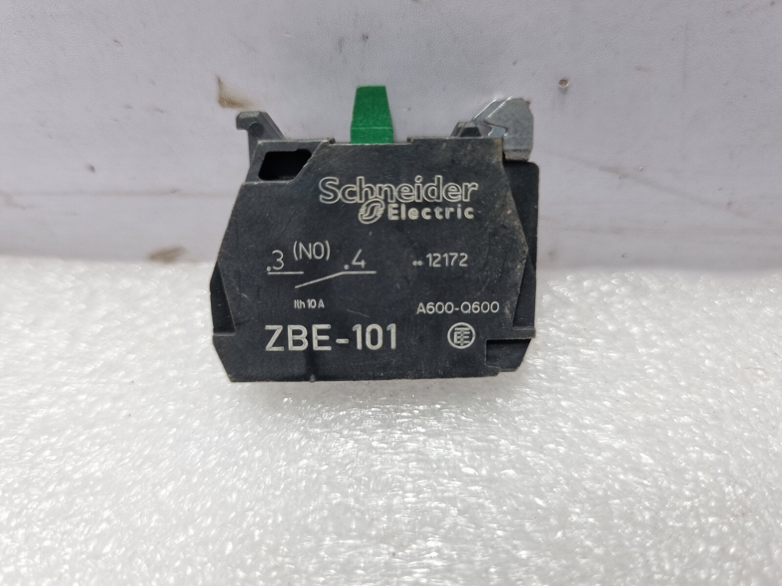 Telemecanique ZBE-101 Switch / Schneider Electric – Lot of 14pcs