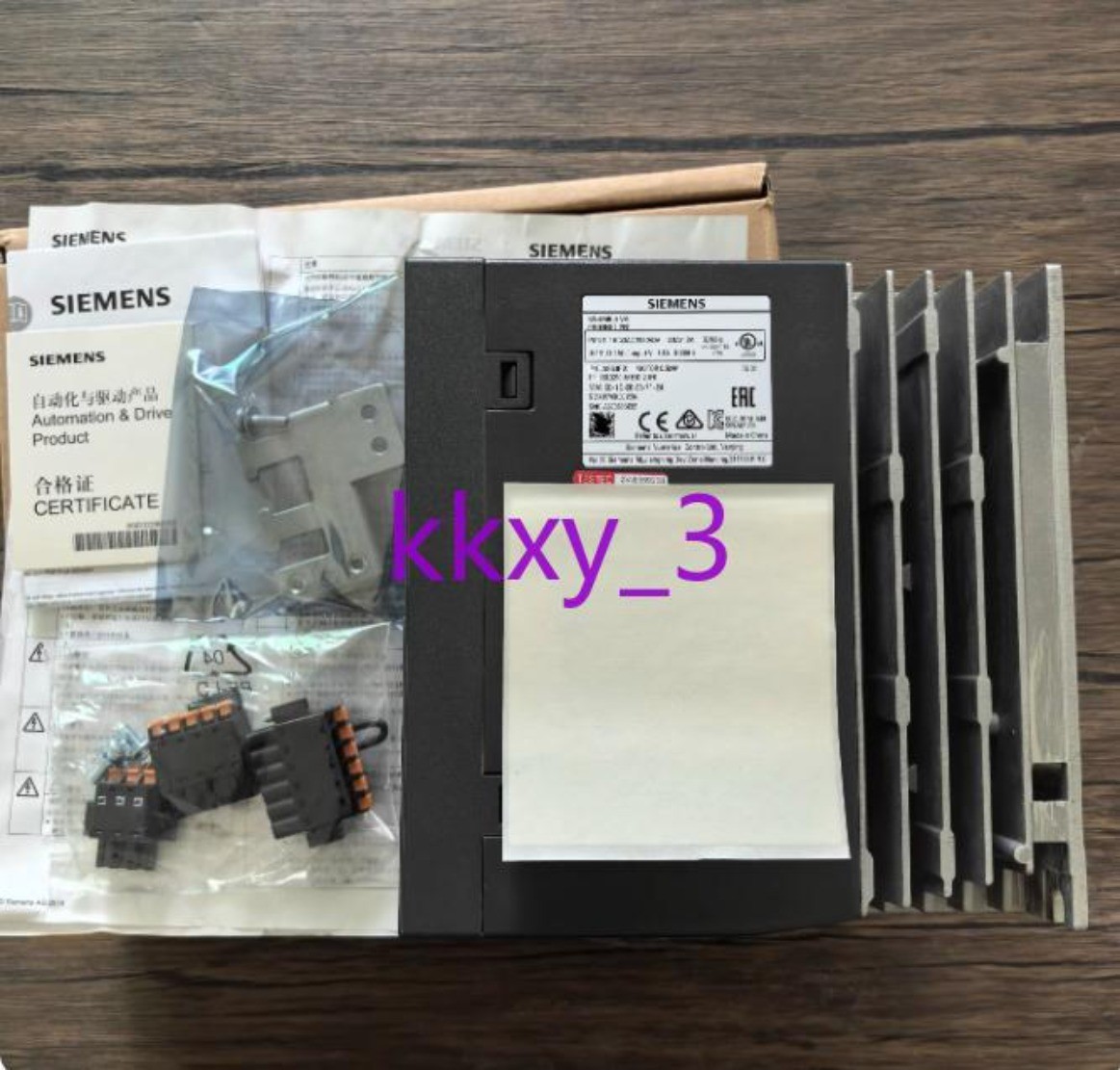1 PCS NEW IN BOX Original Siemens V90 servo drive 6SL3210-5FB10-2UF0
