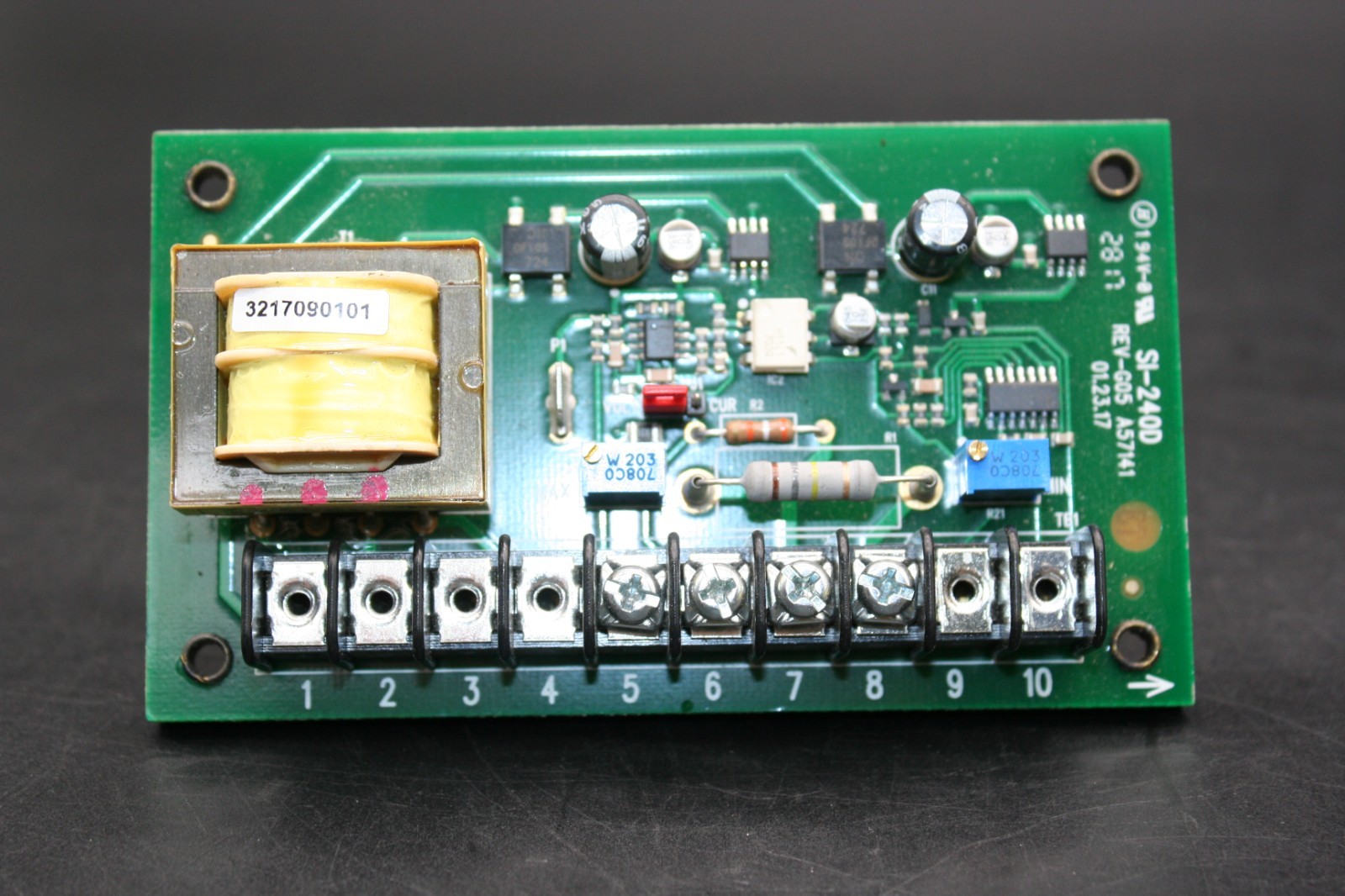 One (1) KB Electronics KBSI-240D (9431C) Signal Isolator