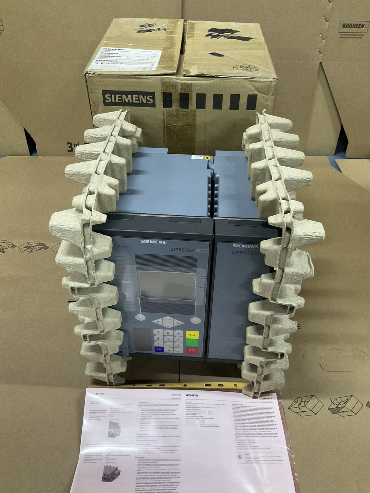 SIEMENS SIPROTEC 7UT8600-1GA10-0AA0-Z TRANSFORMER DIFFERENTIAL PROTECTION RELAY