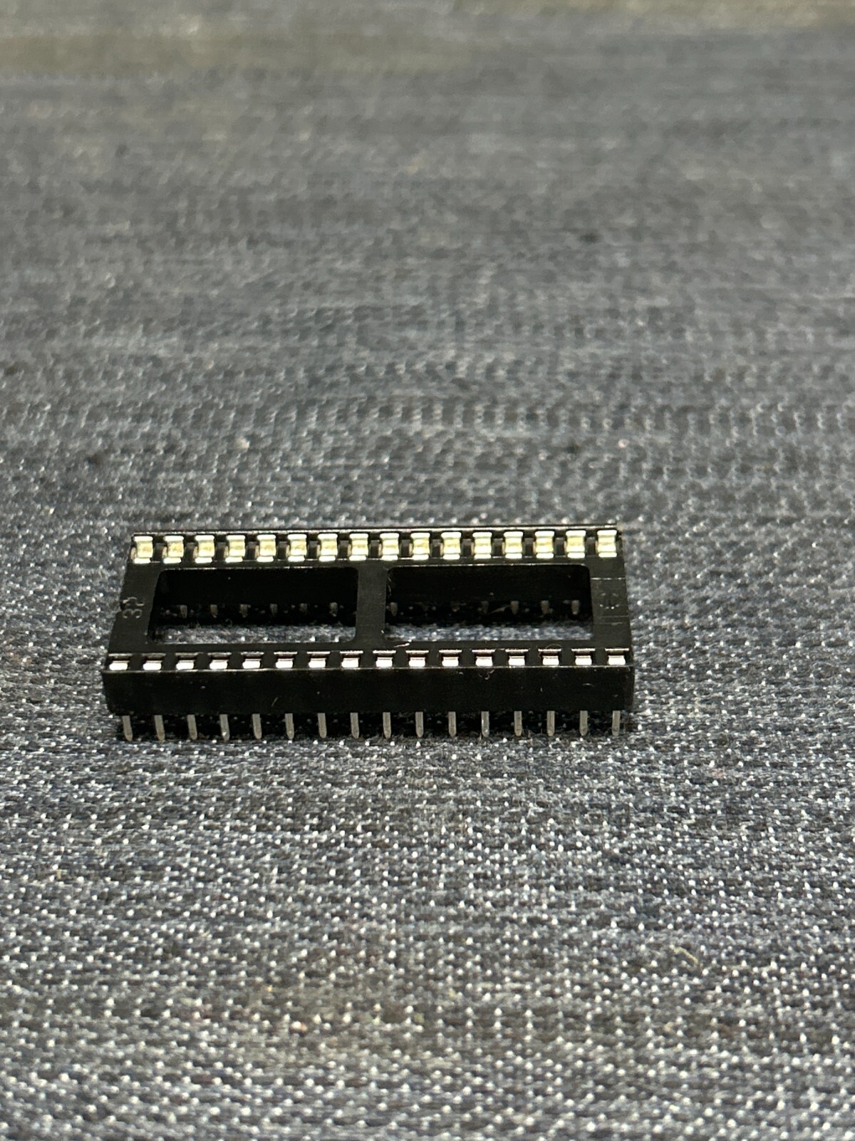 UNBRANDED 32 PIN SOCKET ADAPTOR LOT OF 50